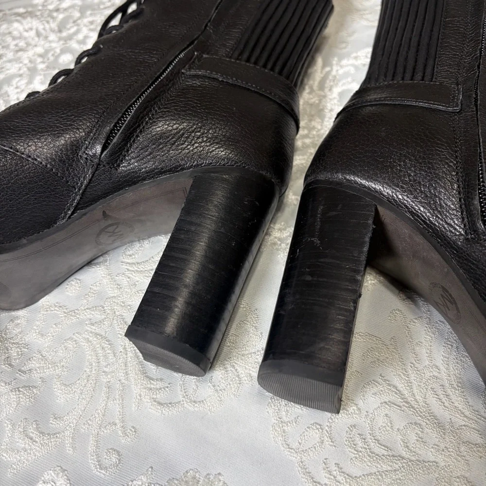 Michael Kors Carrigan Black Leather Lace Up Heeled Ankle Boots Size 7.5